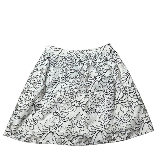 Francesca’s White And Black A-Line Sheer Floral Mini Flare Skirt Size Medium - Picture 2 of 14